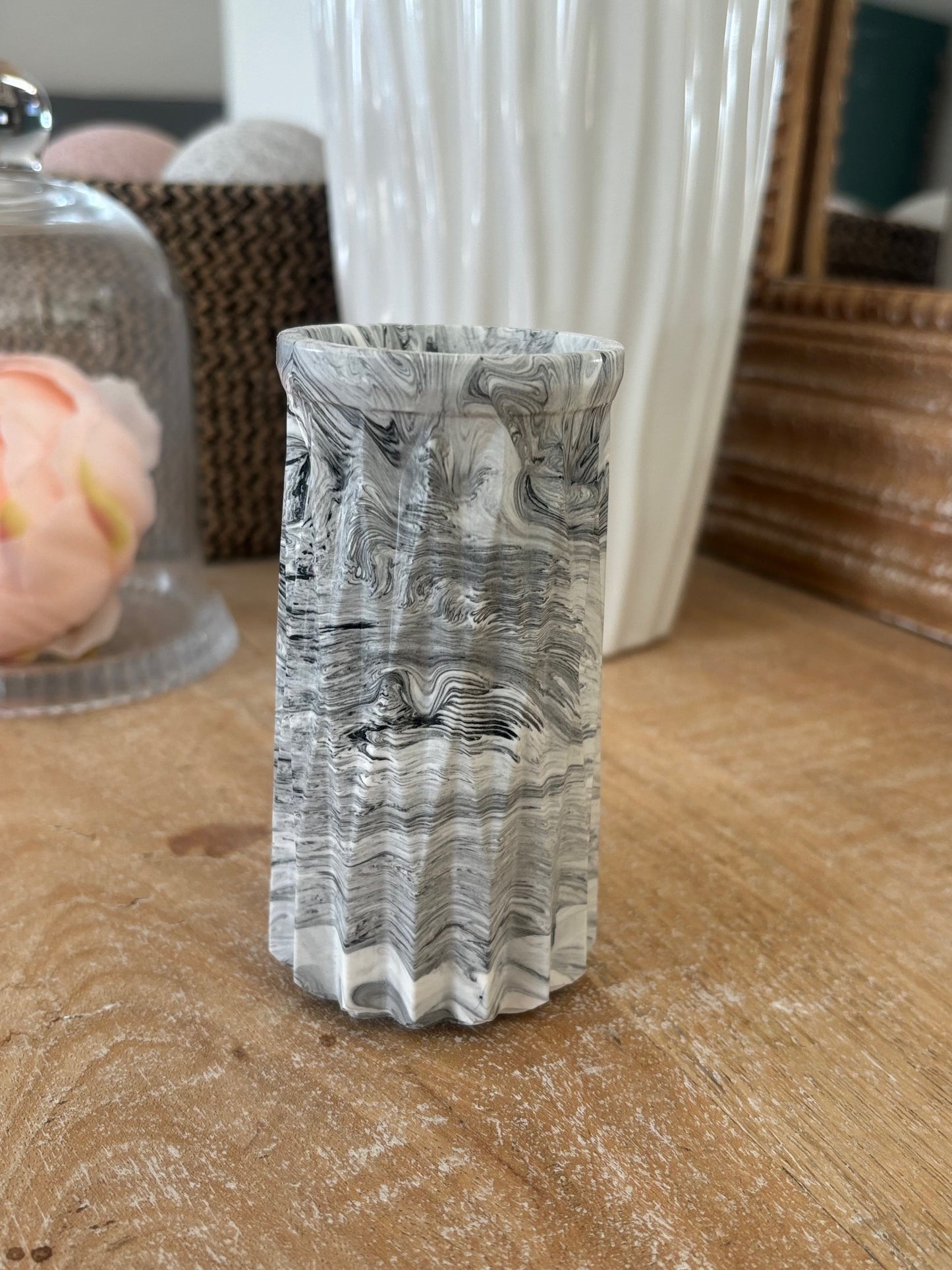 Petit vase marbré